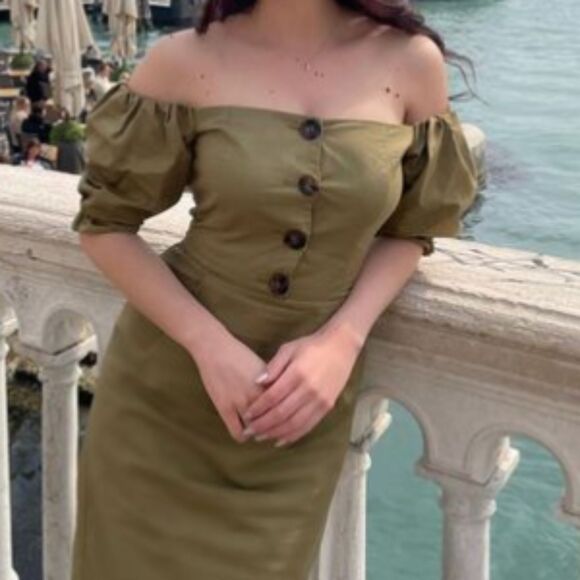 Zara Woman Dresses & Skirts - Zara Woman Off-the-Shoulder Poof Sleeve Green Button Detail Dress Size S